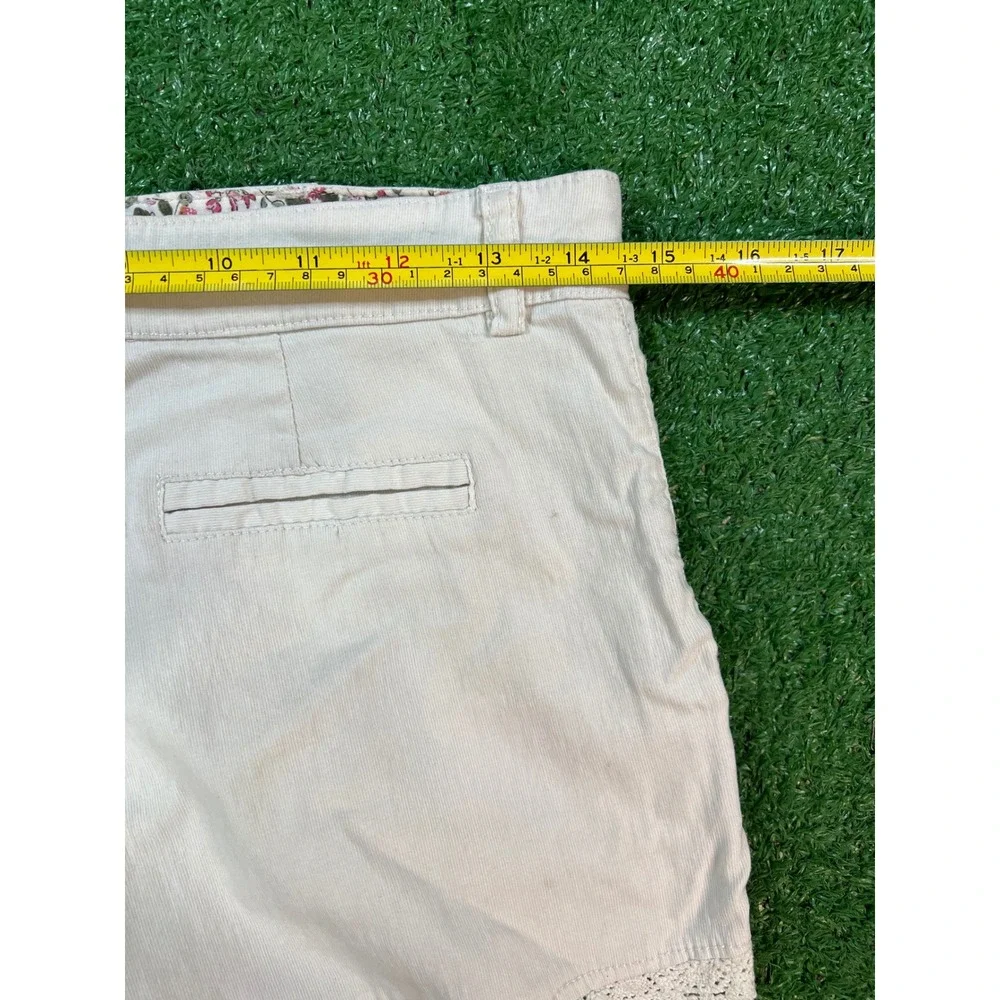 Ambiance Women's Floral Print Trim‎ Casual Summer Shorts size Small